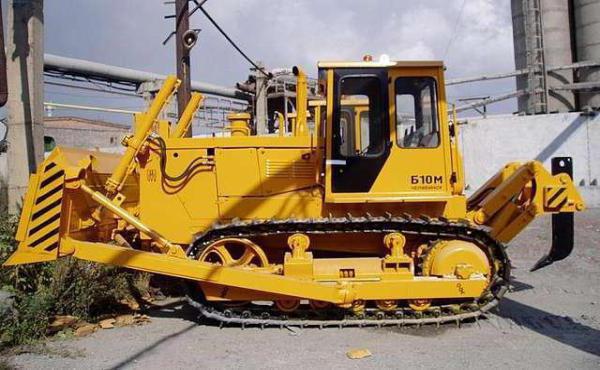 Bulldozer B10M: especificaciones, descripción, dimensiones y comentarios