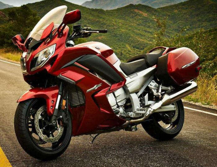 Motorcycle Yamaha FJR-1300: una visión general, características, características y evaluaciones