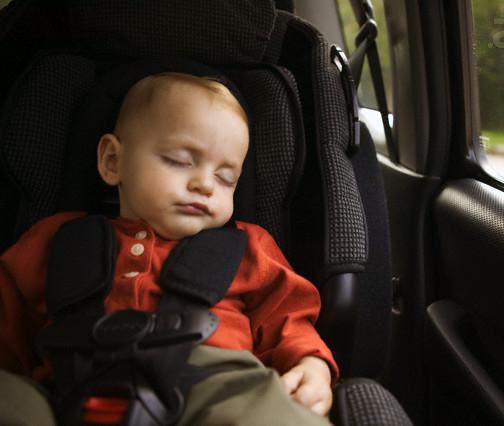 Ventajas de un asiento infantil para automóvil 