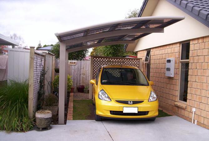 ¿Qué toldo en la dacha puedes construir con tus propias manos?