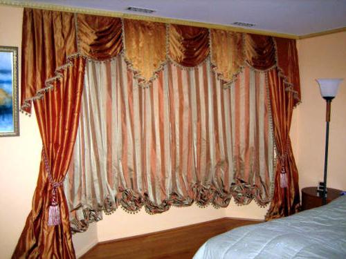 Cortinas y cortinas: un papel en el interior