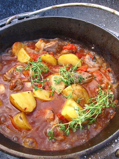 Cómo cocinar cordero con patatas en kazan