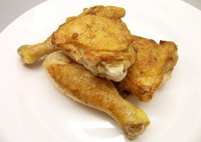 Cómo freír un pollo en una sartén, o Todo ingenioso es simple