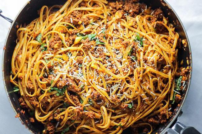 pasta con carne picada y receta de tomate