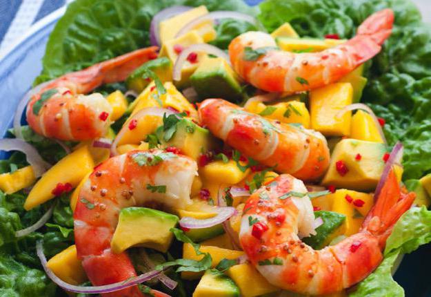 Ensalada con mango y camarones 