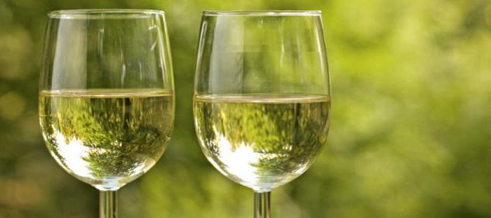 El vino blanco más popular Riesling: historia, características, precio
