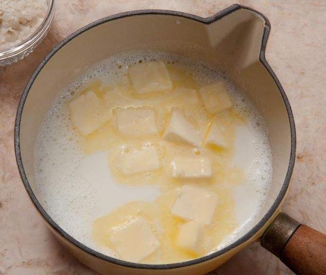 Leche batida en un multivarquet y otros productos lácteos