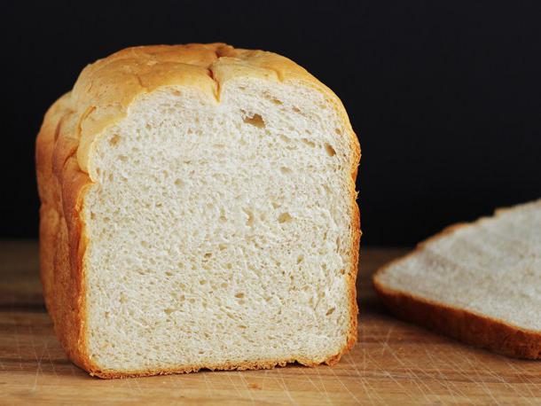 Hornear pan en la máquina de hacer pan. Recetas para diferentes panaderos