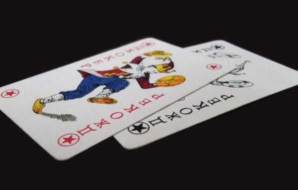 Reglas del juego de póker pintado para 36 cartas