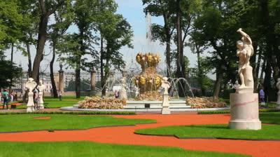 Jardín de verano - la perla de San Petersburgo