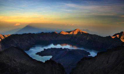 El volcán en la isla de Bali