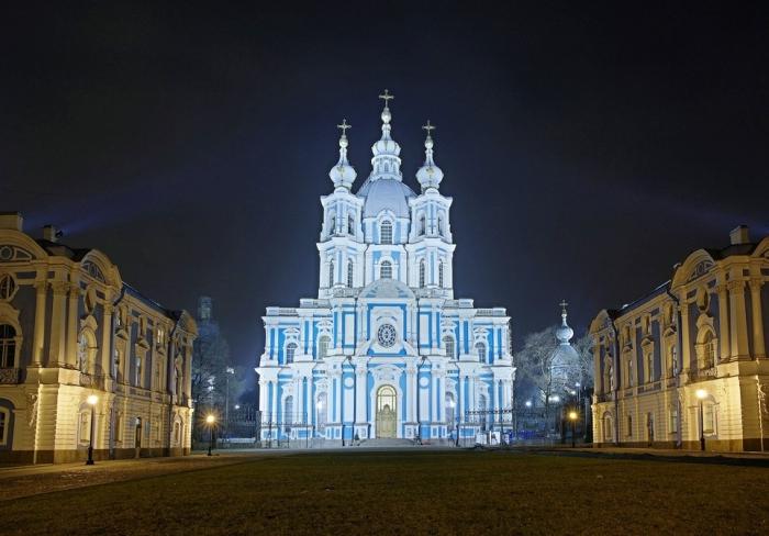 Perspectiva de Suvorovsky: la carretera más grande de San Petersburgo